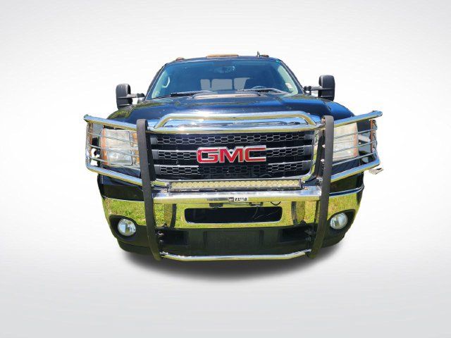 Used 2011 GMC Sierra 3500 SLE w/ SLE Preferred Package AWD/4WD image 2