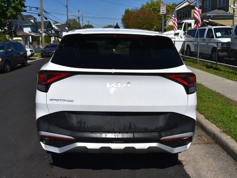 Used 2025 Kia Sportage LX FWD image 7