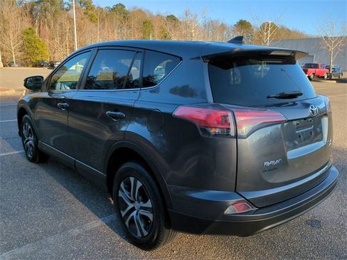 Used 2018 Toyota RAV4 LE image 6