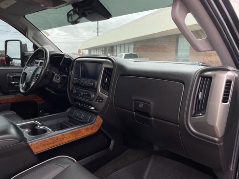 Used 2017 Chevrolet Silverado 2500 High Country w/ Duramax Plus Package image 38