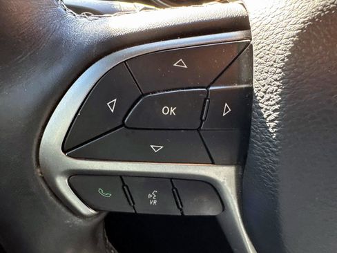 Used 2019 Jeep Grand Cherokee Overland image 23