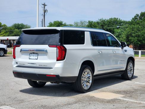 Used 2023 GMC Yukon XL Denali AWD/4WD image 5