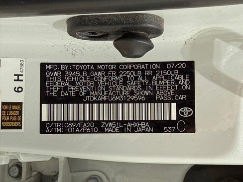 Used 2021 Toyota Prius FWD image 25