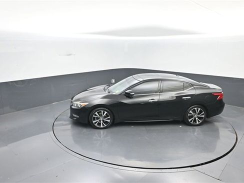 Used 2018 Nissan Maxima Platinum image 21