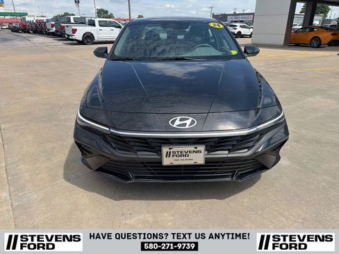 Used 2024 Hyundai Elantra SEL FWD image 3