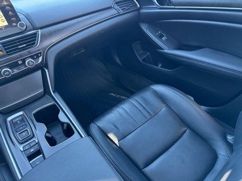 Used 2022 Honda Accord Touring image 15