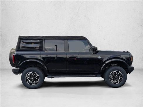 Used 2022 Ford Bronco Outer Banks image 4