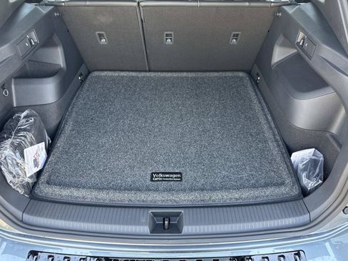New 2026 Volkswagen Tiguan SE R-Line FWD image 27