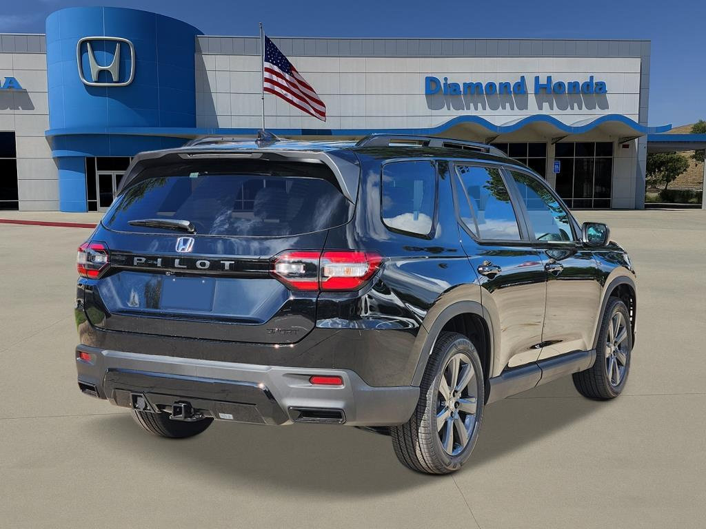 New 2026 Honda Pilot Sport image 3