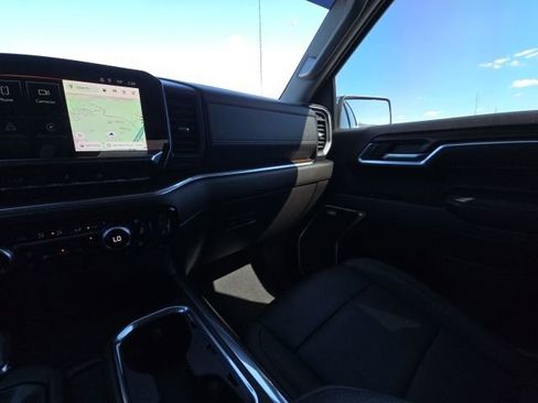 Used 2022 GMC Sierra 1500 SLT image 30