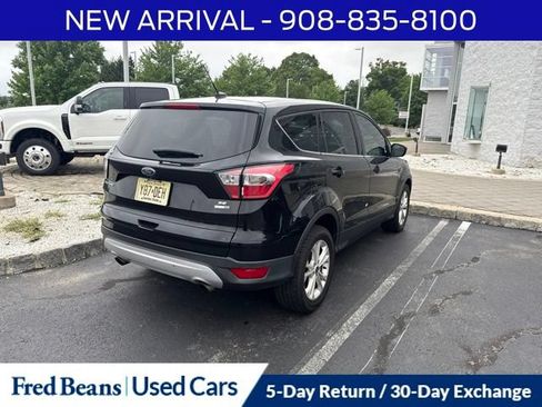 Used 2017 Ford Escape SE w/ SE Cold Weather Package AWD/4WD image 8