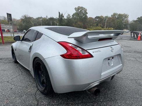 Used 2017 Nissan 370Z Coupe RWD image 7