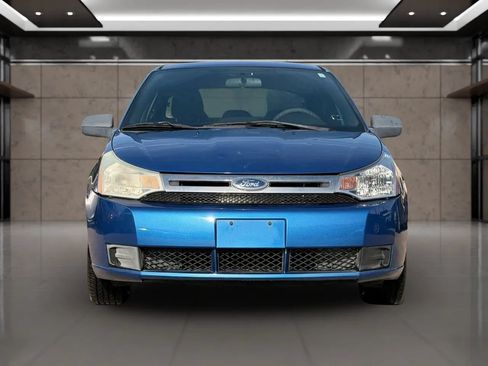 Used 2010 Ford Focus SE FWD image 4