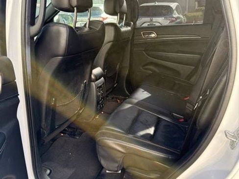 Used 2017 Jeep Grand Cherokee Limited AWD/4WD image 6