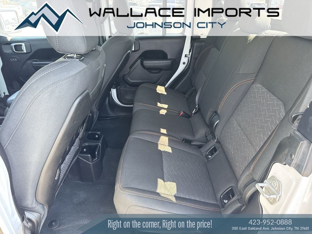 Used 2022 Jeep Gladiator Mojave w/ Cold Weather Group AWD/4WD image 36