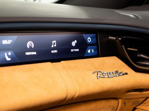 Used 2025 Ferrari Roma Spider RWD image 17
