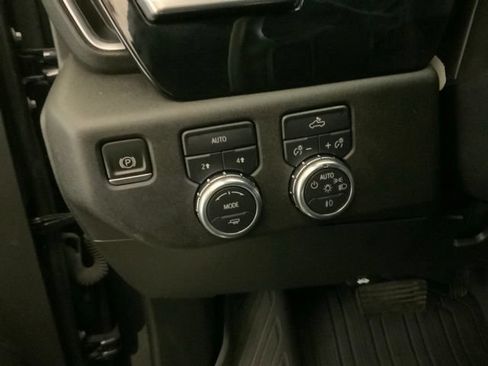 Used 2023 GMC Sierra 1500 Elevation w/ LPO, Elevation Black Package AWD/4WD image 17