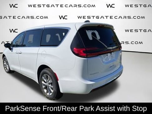 New 2026 Chrysler Pacifica Select image 7