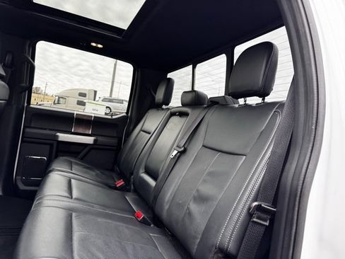 Used 2022 Ford F350 Lariat w/ Chrome Package image 11