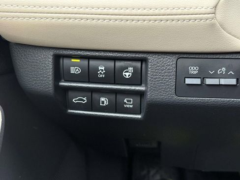 Used 2019 Toyota Avalon Limited w/ Advanced Safety Package image 21