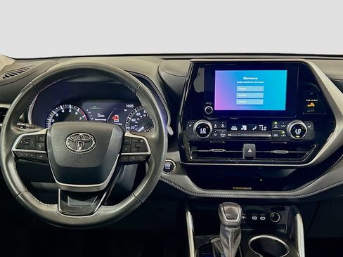 Used 2023 Toyota Highlander XLE FWD image 20