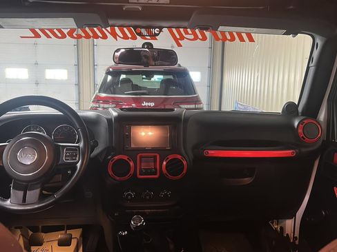 Used 2014 Jeep Wrangler Unlimited Sport w/ Max Tow Package image 20