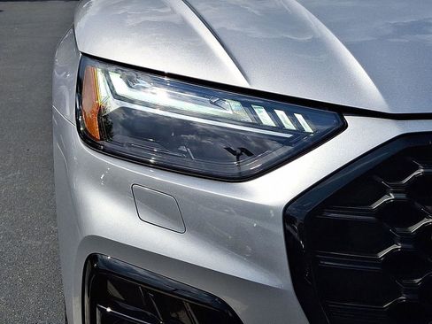 Certified 2025 Audi Q5 Prestige image 9