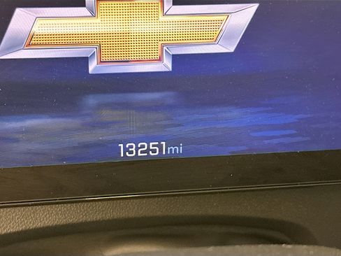 Used 2025 Chevrolet Traverse LT w/ Sun and Wheel Package image 19