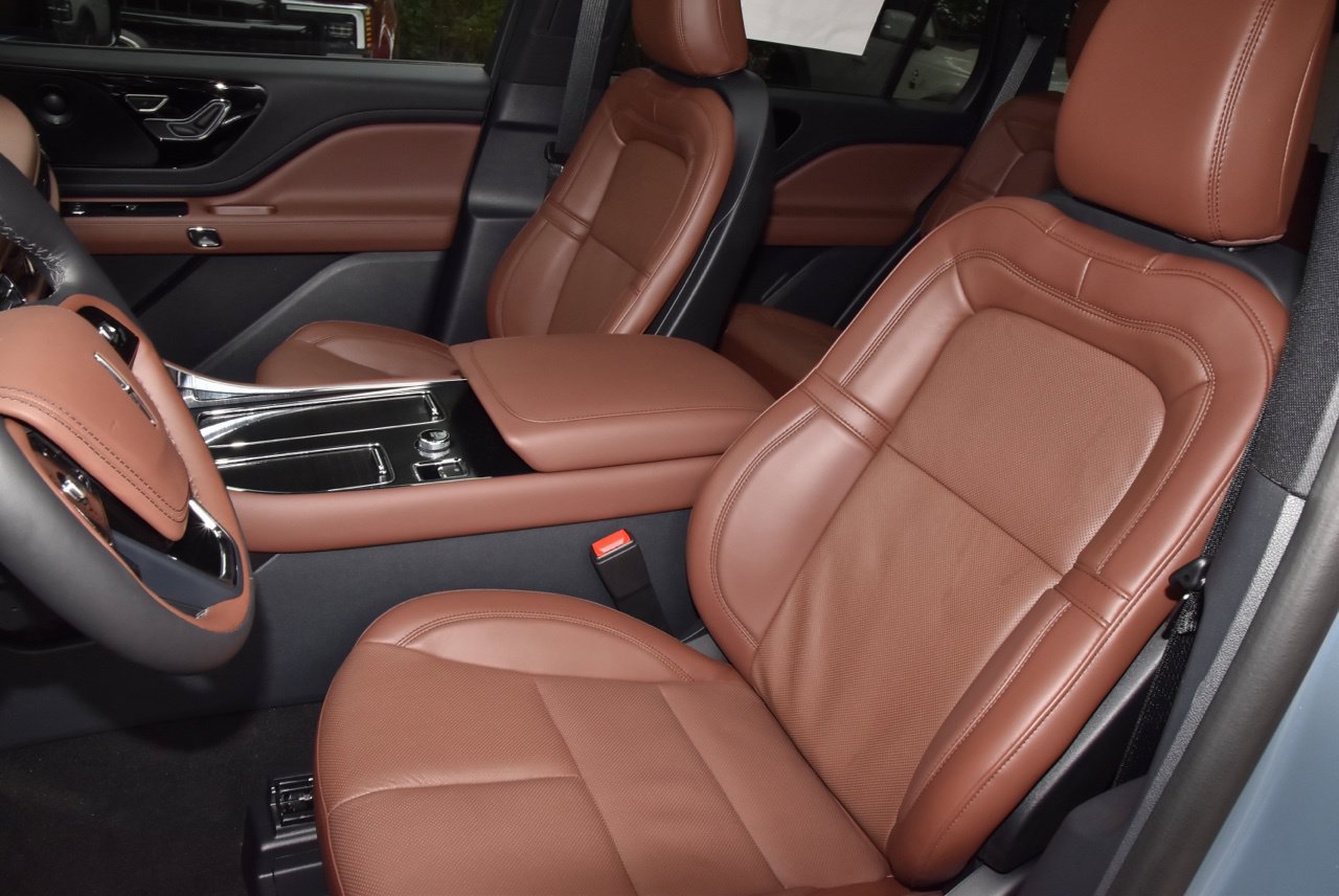 New 2027 Lincoln Aviator Reserve w/ Jet Appearance Package RWD image 33