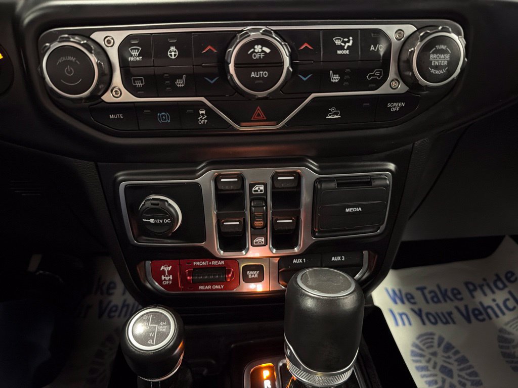 Used 2023 Jeep Wrangler Unlimited Rubicon 4xe w/ Cold Weather Group AWD/4WD image 14
