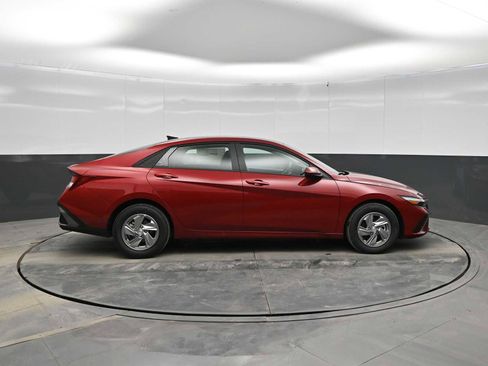 New 2026 Hyundai Elantra SE image 9