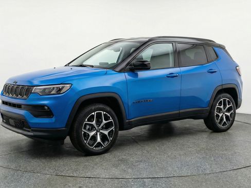 Used 2025 Jeep Compass Limited image 3
