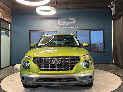 Used 2023 Hyundai Venue SEL image 8