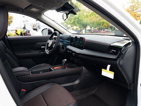 New 2026 Nissan Kicks SR w/ Cold Weather Package image 25