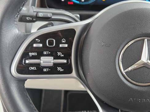 Certified 2022 Mercedes-Benz GLB 250 4MATIC w/ Premium Package Lite image 25