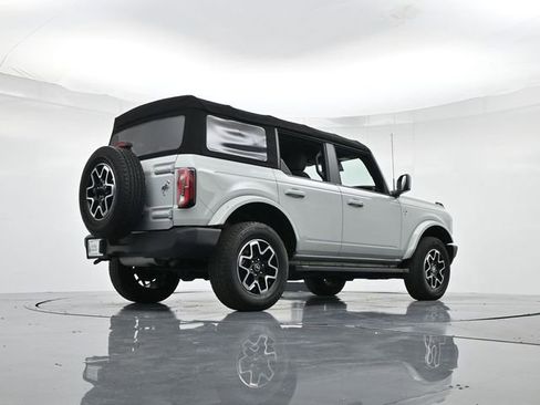 Used 2022 Ford Bronco Outer Banks image 30