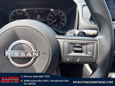 Used 2024 Nissan Rogue S FWD image 17