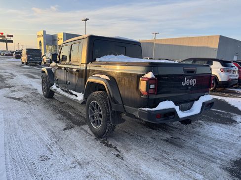 Used 2020 Jeep Gladiator Overland image 5