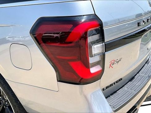 Used 2024 Ford Expedition Limited AWD/4WD image 23