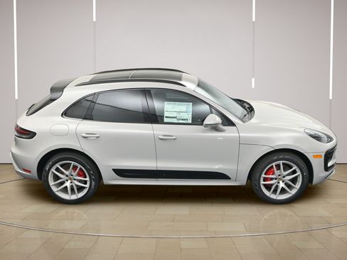 Certified 2026 Porsche Macan S AWD/4WD image 35