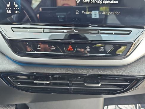 Used 2024 Volkswagen ID.4 Standard image 23