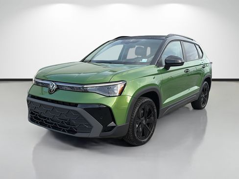 New 2026 Volkswagen Taos SE FWD image 7