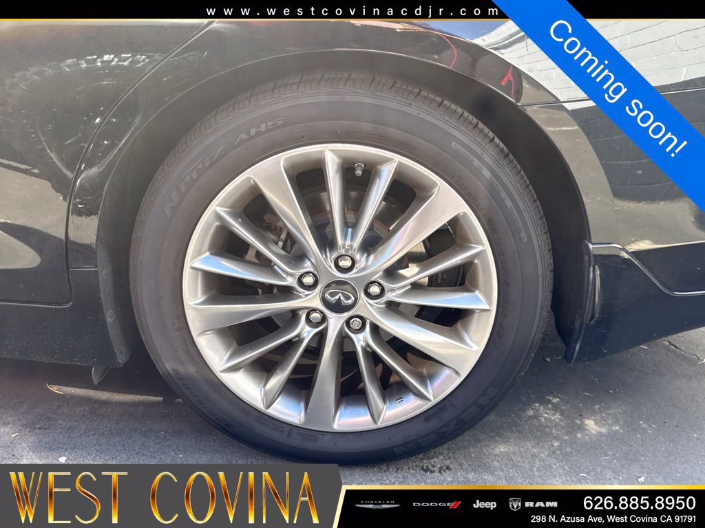 Used 2018 INFINITI Q50 Luxe w/ Essential Package (3.0T Luxe) RWD image 4