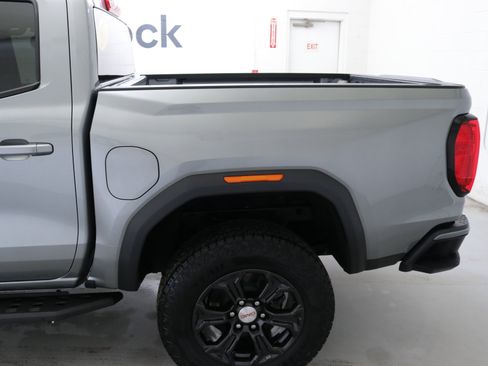 Used 2023 GMC Canyon Elevation image 6