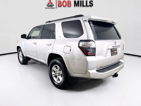 Used 2021 Toyota 4Runner SR5 Premium w/ Moonroof Package RWD image 5