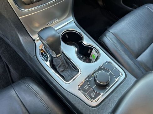 Used 2018 Jeep Grand Cherokee Limited image 22