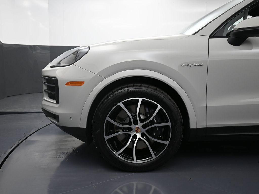 Certified 2026 Porsche Cayenne E-Hybrid AWD/4WD image 12