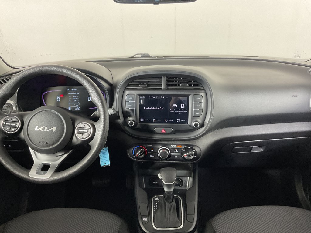 Used 2023 Kia Soul LX w/ Option Group 015 FWD image 15