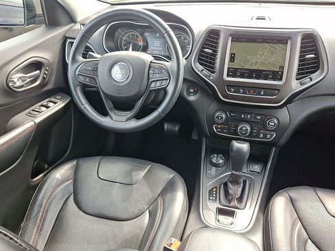 Used 2019 Jeep Cherokee Trailhawk AWD/4WD image 15