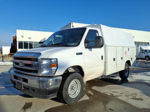 New 2026 Ford E-350 and Econoline 350 Super Duty w/ Power Equipment Group image 25